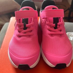 Brand new Nike Star Runner Shoes -Little Girls